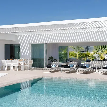 Βίλα Villa Majestic *